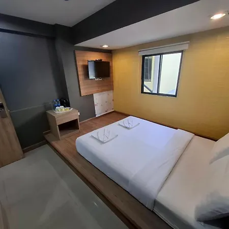 Pratunam19 Hotel Bangkok Exterior photo