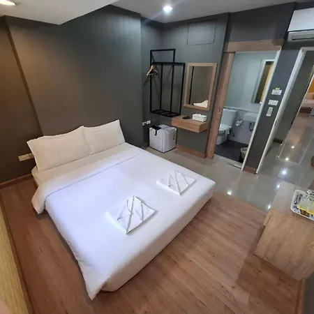 Pratunam19 Hotel Bangkok Exterior photo